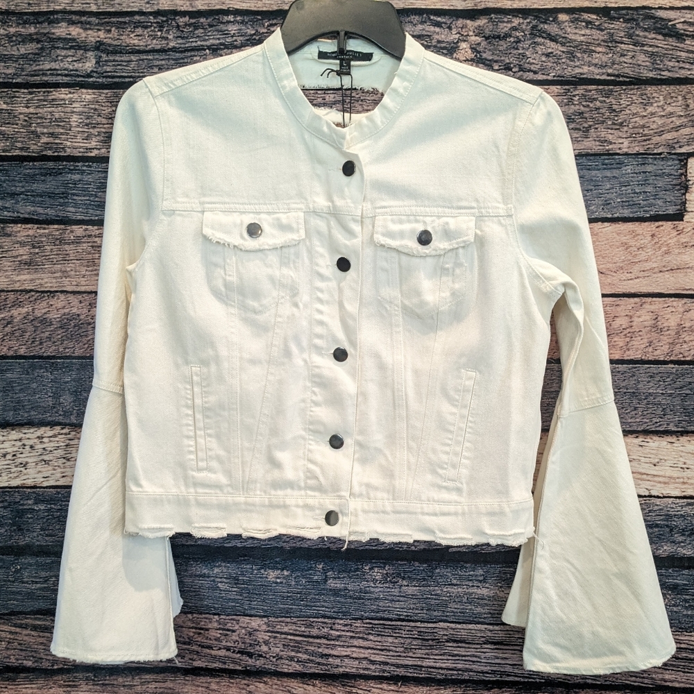 Romeo + Juliet Couture Bell Sleeve White Denim Jacket